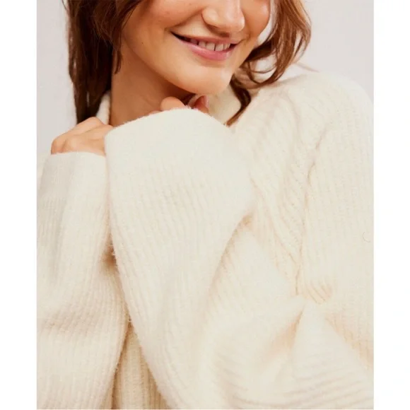 Free People Sunbeam Sweater - NWT size small, oversized, off white, mock neck